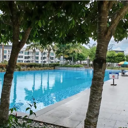 By The Pool At Imago Loft Residences Kota Kinabalu Exterior photo